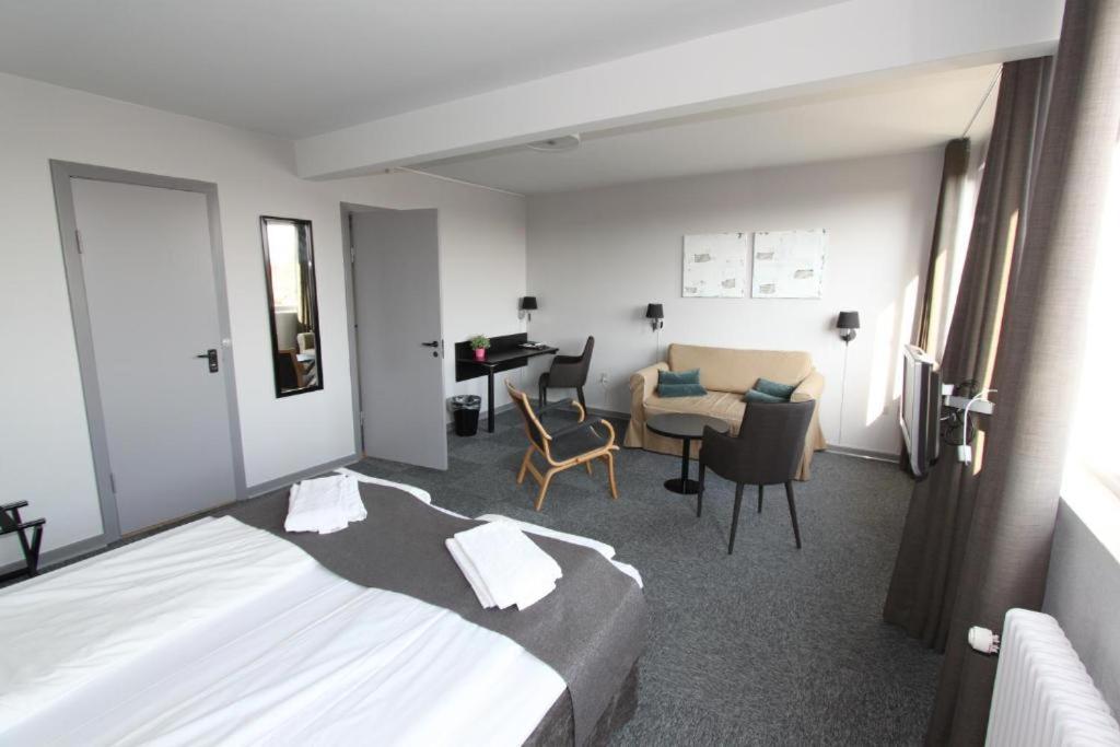 Banegaardshotellet Vojens Dış mekan fotoğraf