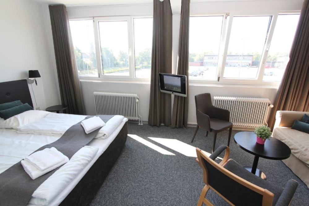 Banegaardshotellet Vojens Dış mekan fotoğraf