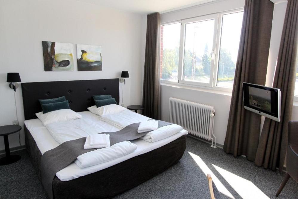 Banegaardshotellet Vojens Dış mekan fotoğraf